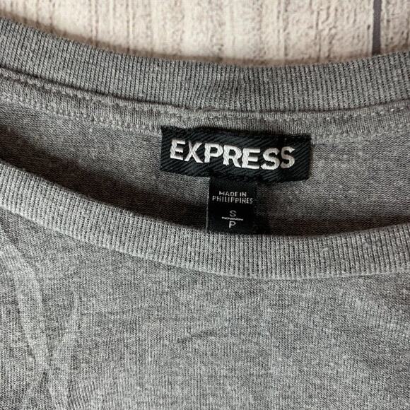 Express Gray Ruffle Trim Tee Small - Picture 2 of 5